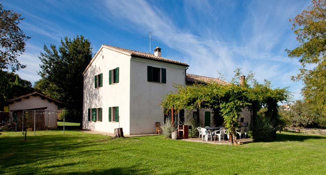 Farmhouse with Swimming Pool Le Marche Italy